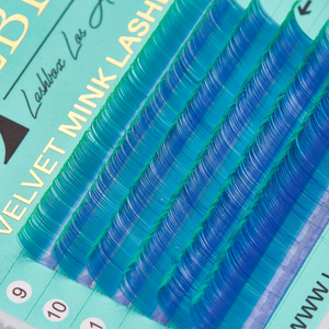 Velvet Mink 0.05mm Mixed Tray Lashes - Blue/Green Tip Ombre