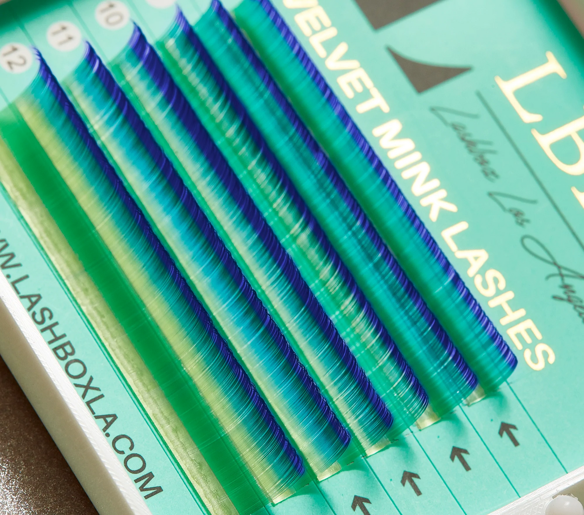 Velvet Mink 0.05mm Mixed Tray Lashes - Green/Blue Tip Ombre